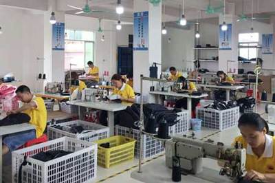 深圳箱包廠電話是什么